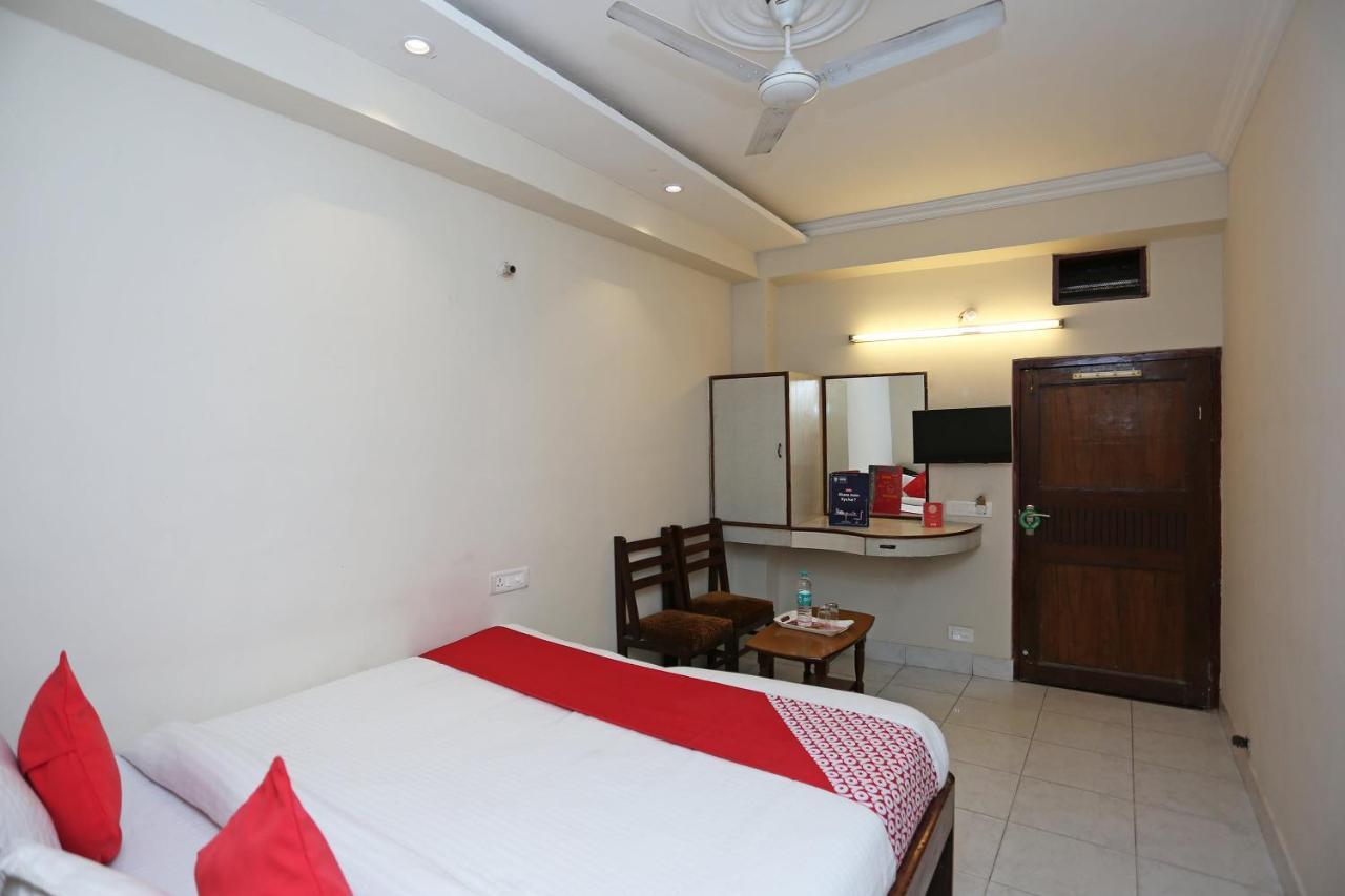 Oyo 4956 Hotel Maharaja Palace Kanpur Exterior photo