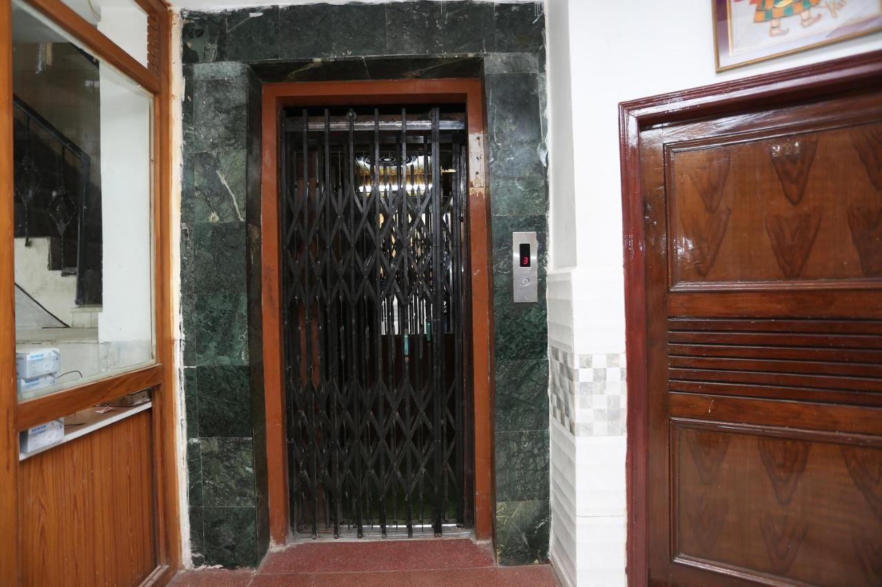 Oyo 4956 Hotel Maharaja Palace Kanpur Exterior photo