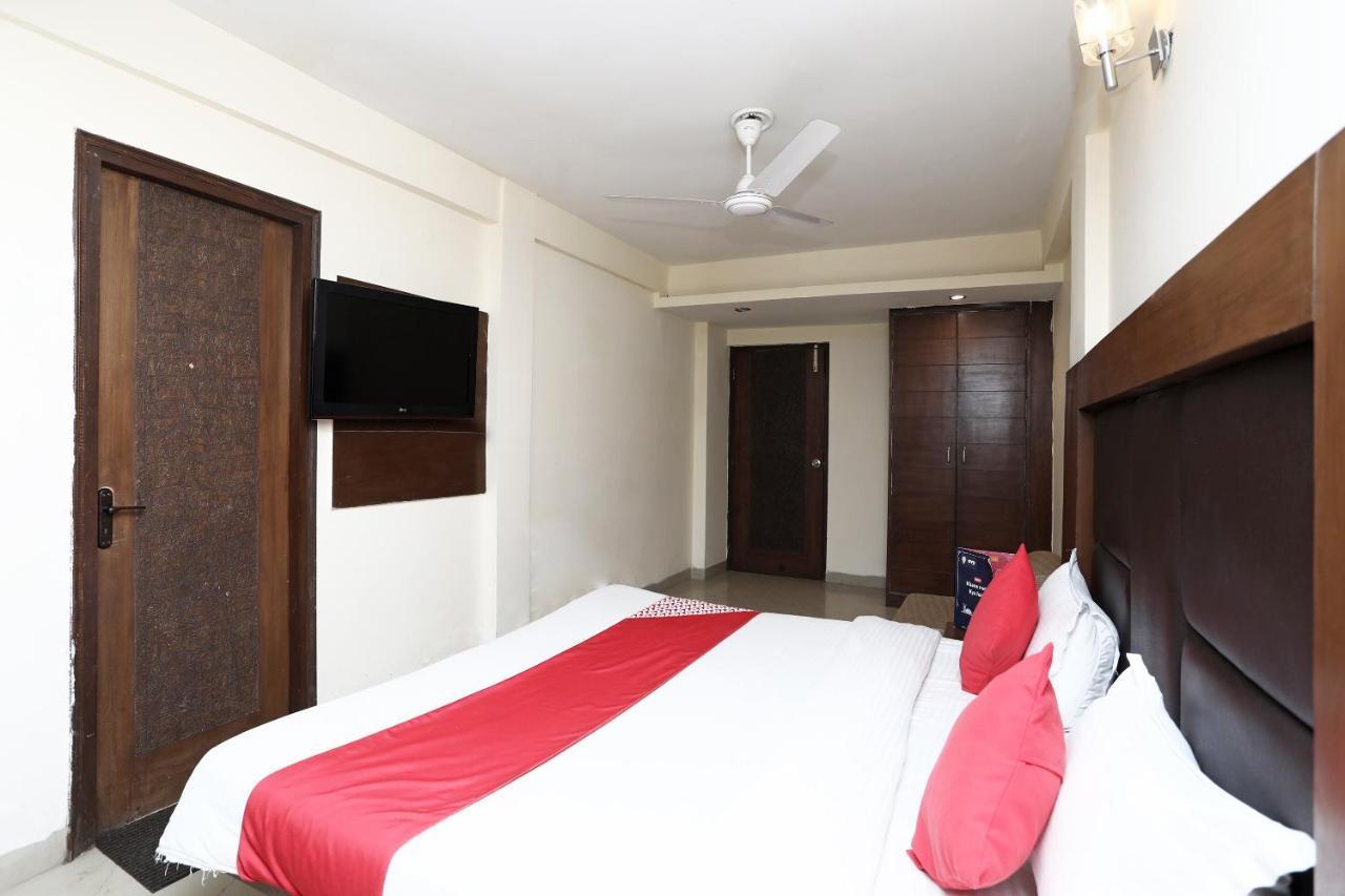 Oyo 4956 Hotel Maharaja Palace Kanpur Exterior photo