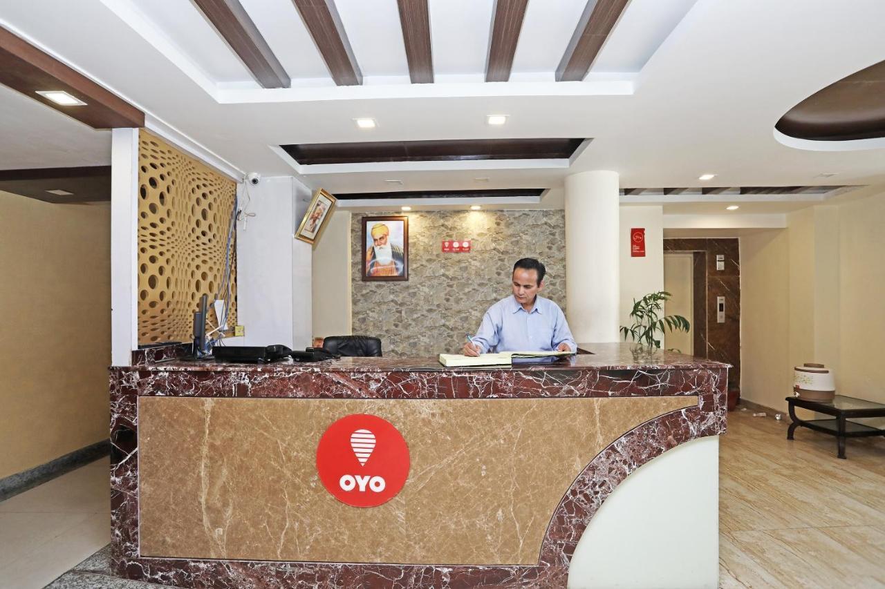 Oyo 4956 Hotel Maharaja Palace Kanpur Exterior photo
