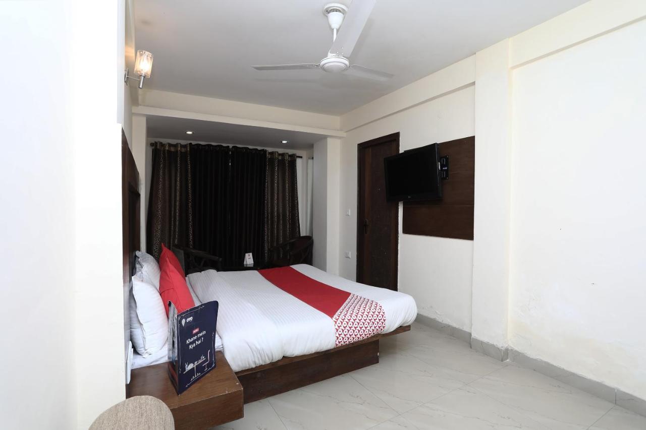 Oyo 4956 Hotel Maharaja Palace Kanpur Exterior photo